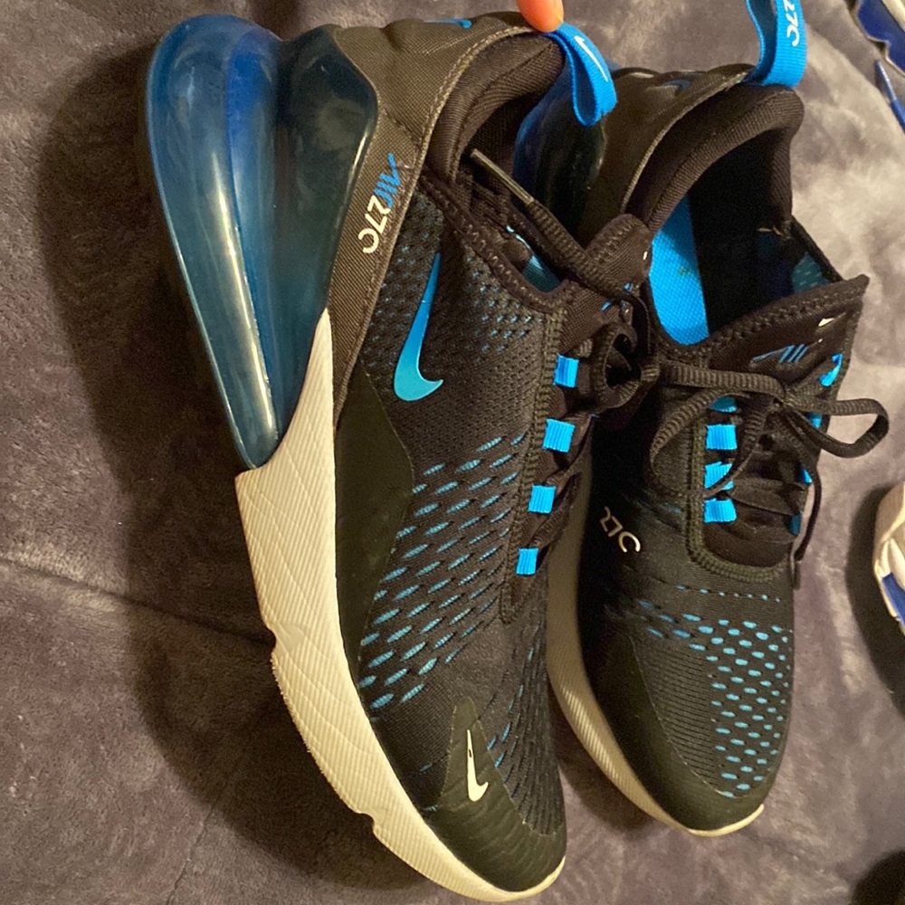 Nike 270s